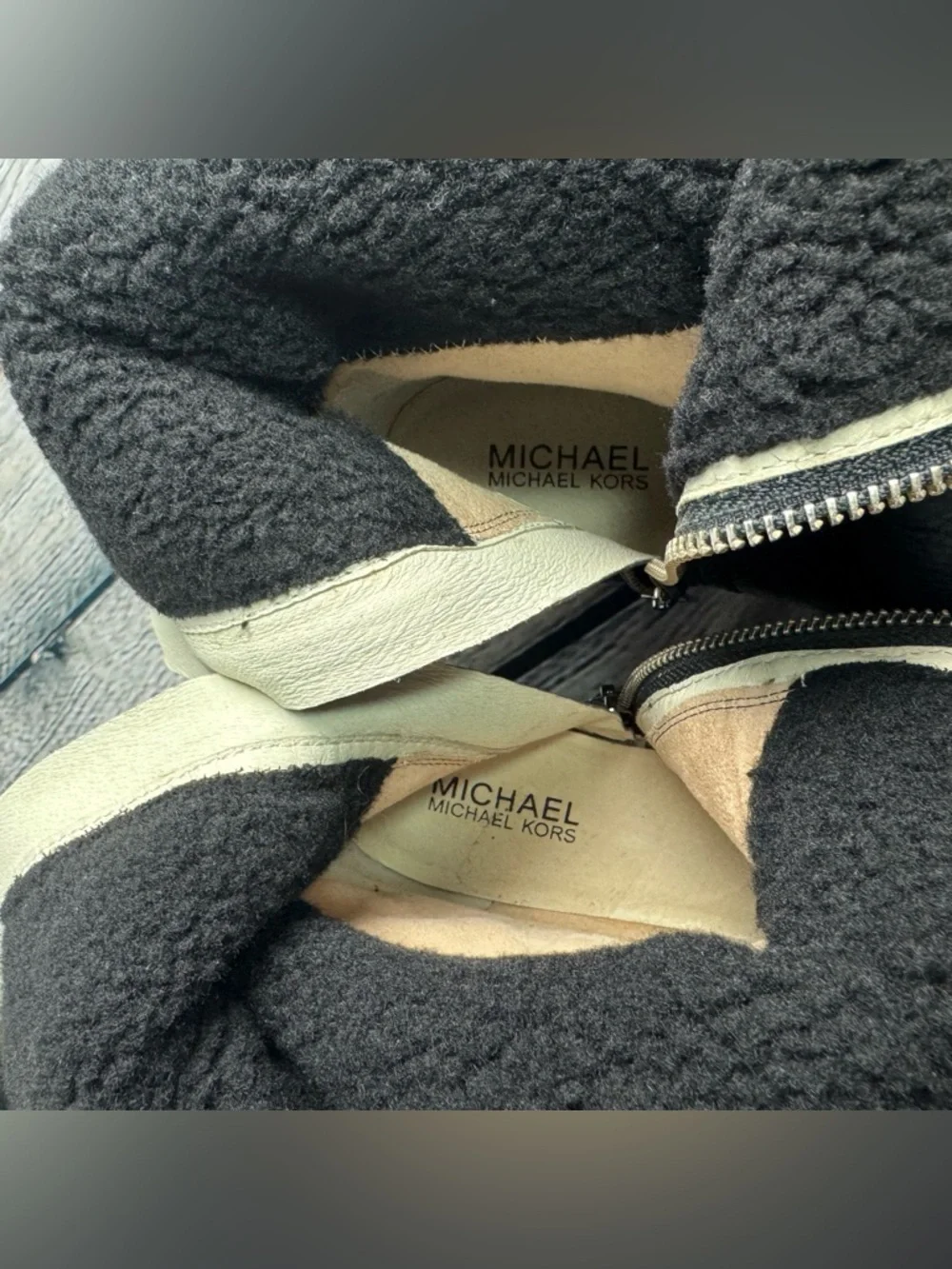 Michael Kors Black Quilted Leather Wedge Knee Winter Boots Sherpa Lined Sz 8 US - Picture 10 of 16